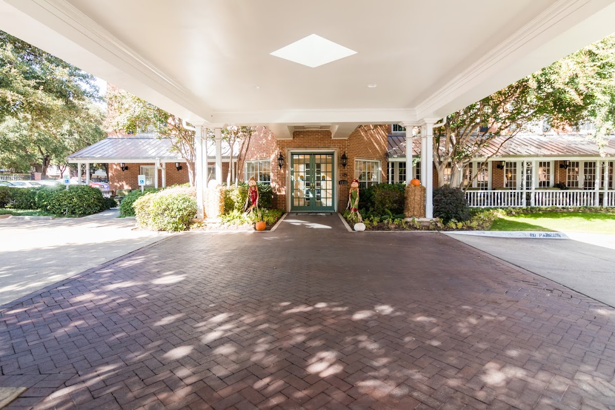 Caruth Haven Court photo 2